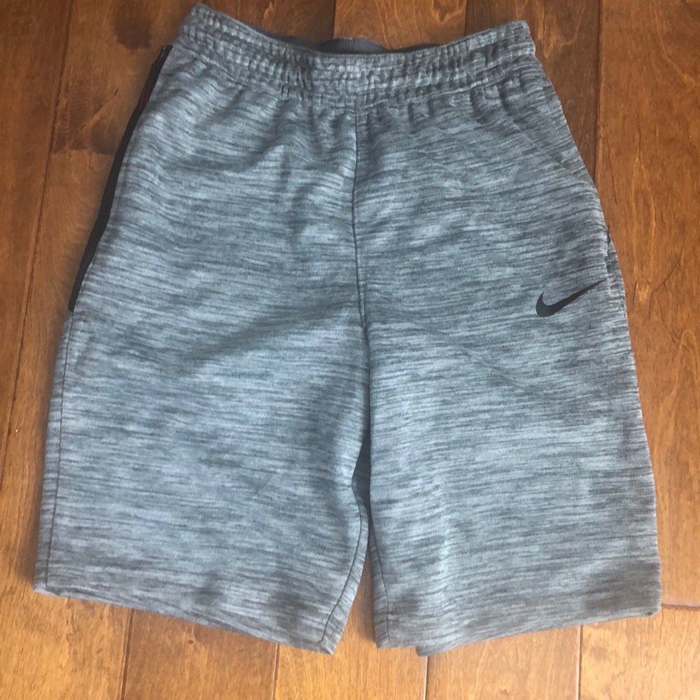 Nike Standard Fit Basketball/workout shorts.